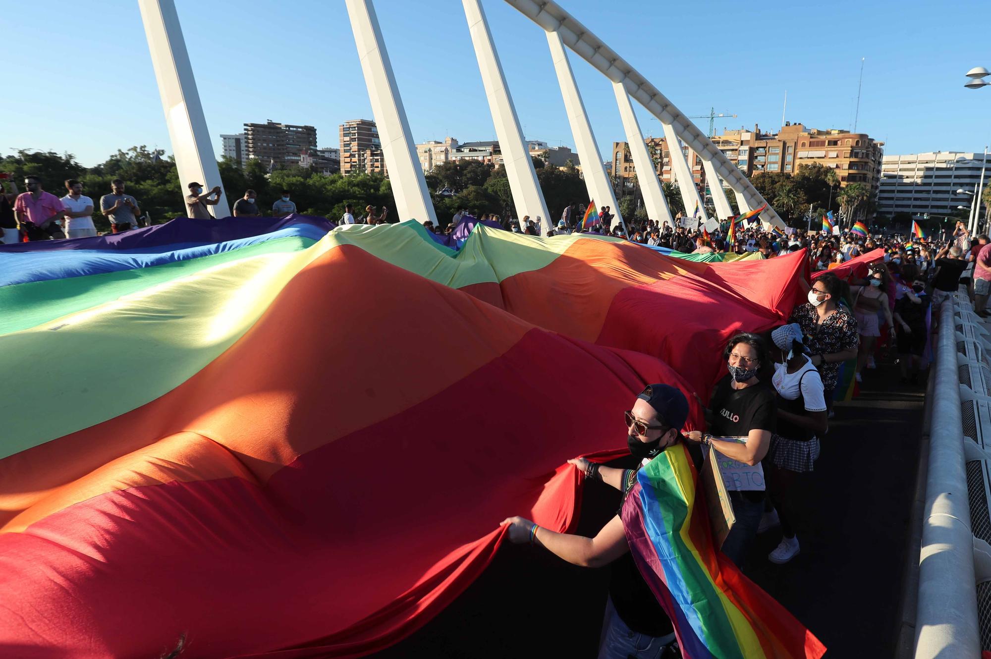 El dia del Orgullo LGTBI+ en València, fue una fiesta