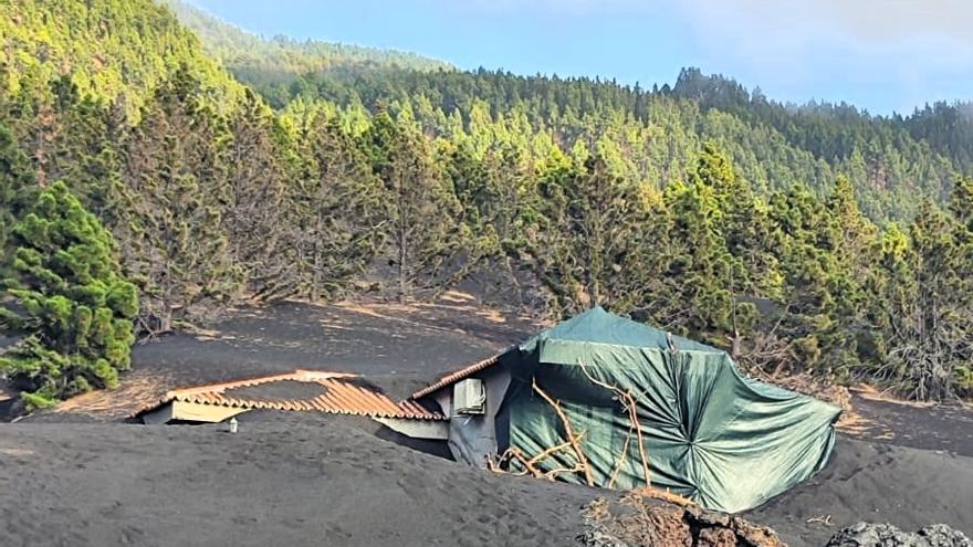 Casa enterrada por el volcán de La Palma