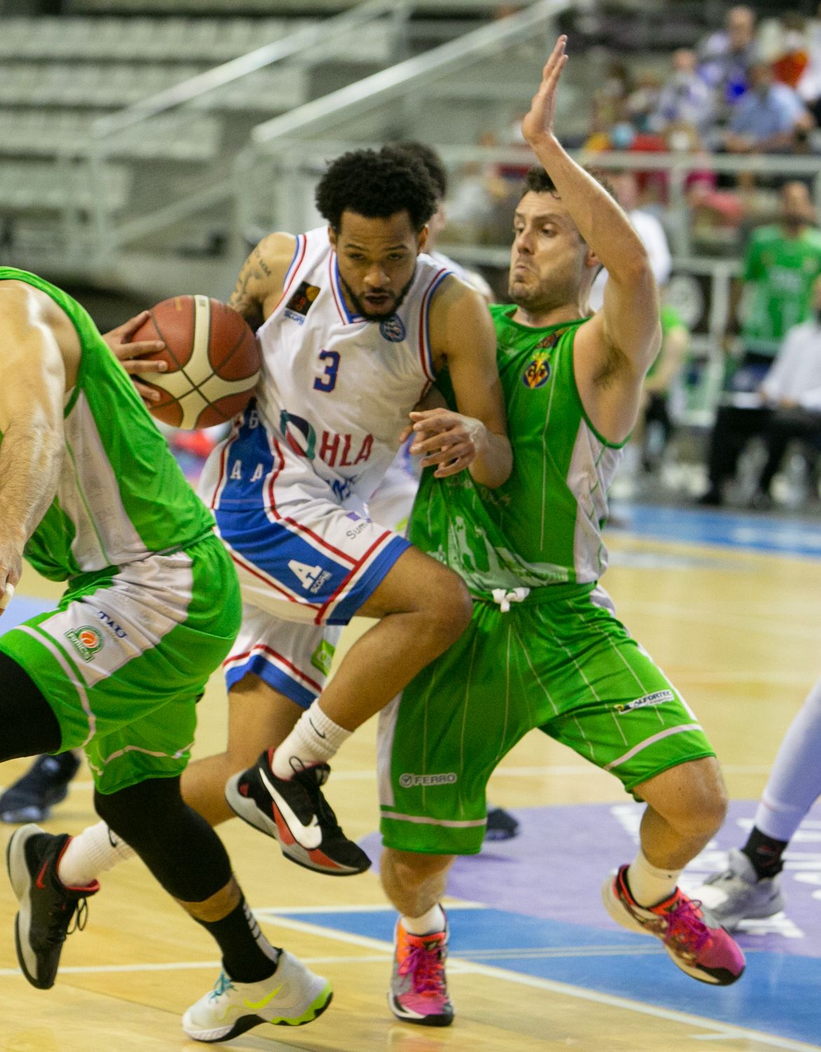 El HLA se impone al TAU Castelló por 71-66