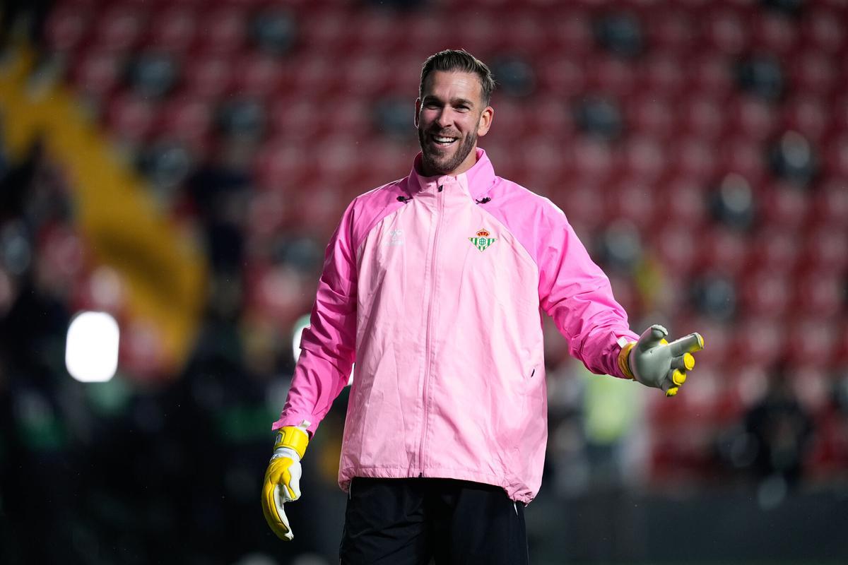 Adrian of Real Betis Balompie smiles during the Spanish League, LaLiga EA Sports, football match played between Rayo Vallecano and Real Betis Balompie at Estadio de Vallecas on December 15, 2025, in Madrid, Spain. AFP7 15/12/2025 ONLY FOR USE IN SPAIN. Dennis Agyeman / AFP7 / Europa Press;2025;SOCCER;SPAIN;SPORT;ZSOCCER;ZSPORT;Rayo Vallecano v Real Betis Balompie - LaLiga EA Sports