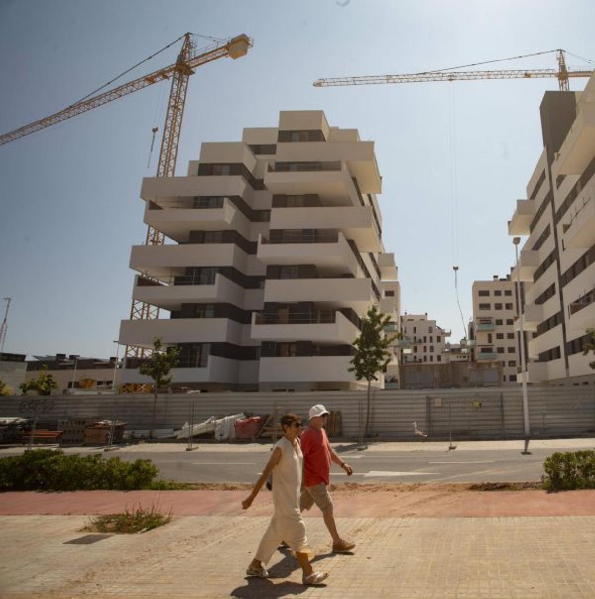 Cau la demanda estrangera i augmenta l’esforç financer per comprar