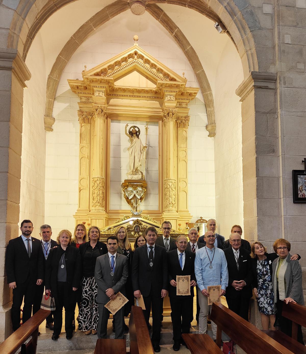 En el acto se entregaron las medallas a los nuevos cofrades.