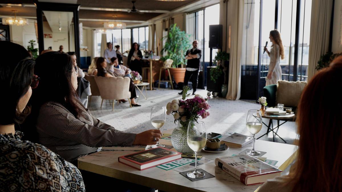 Una de las reading parties del hotel Only You