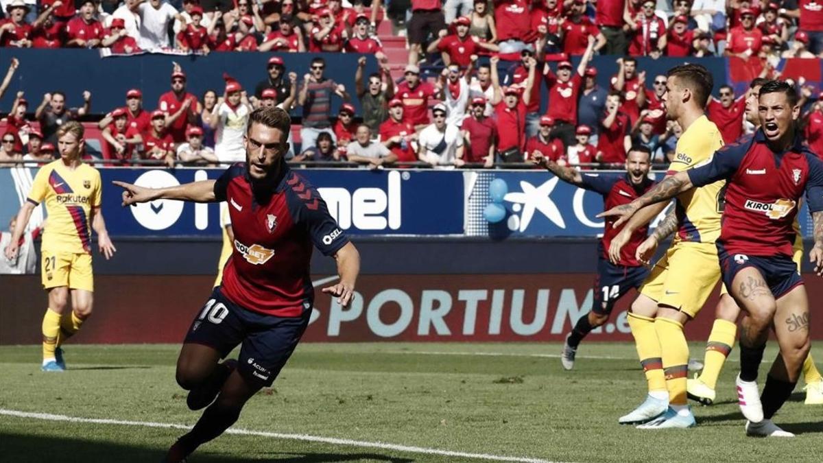 Roberto Torres celebra el 1-0 en el arranque de partido en el Sadar.