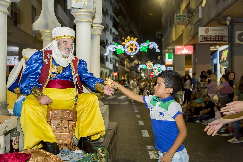 Benidorm se rinde a los pies de la cruz