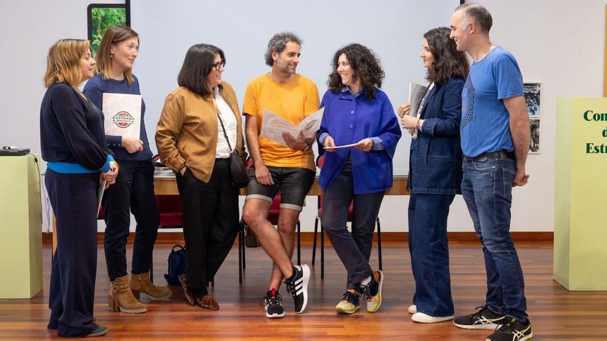 La directiva del A Estrada Basket, en una reunión de trabajo. | Puri Areán