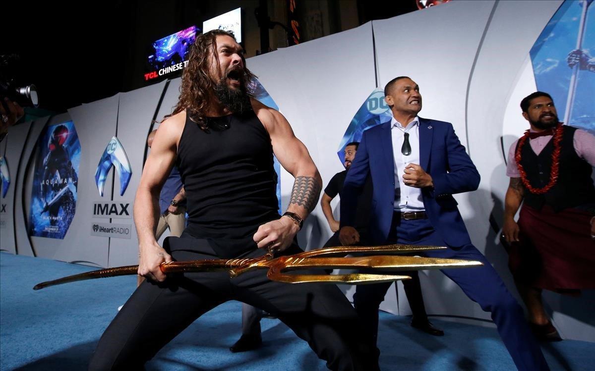 lmmarco46243565 cast member jason momoa  l  performs a haka dance at the pre181213172744