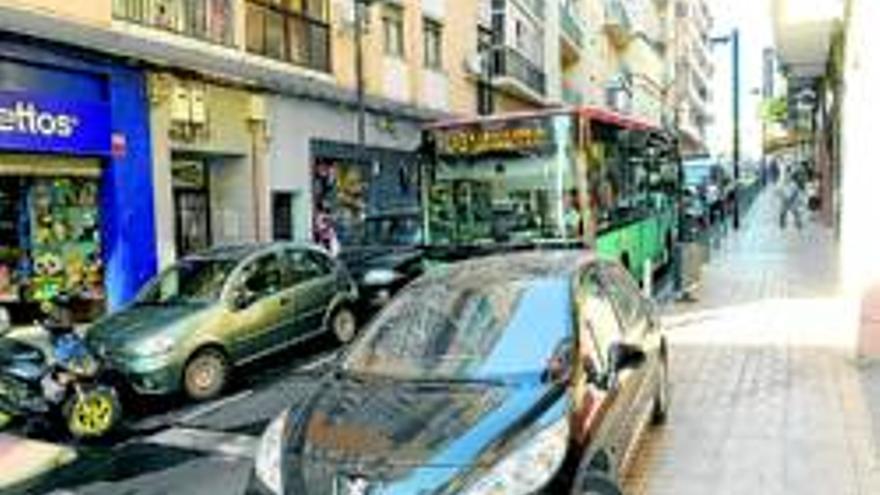 Atasco en la avenida de La Vera