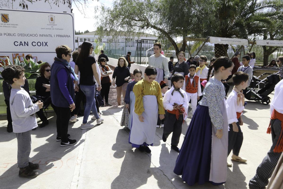 Alumnos en una edición anterior de la Jornada Pagesa del colegio Can Coix.
