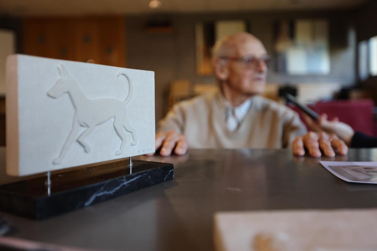 El escultor Adolf Aymat cumple 94 años El escultor Adolf Aymat cumple 94 años