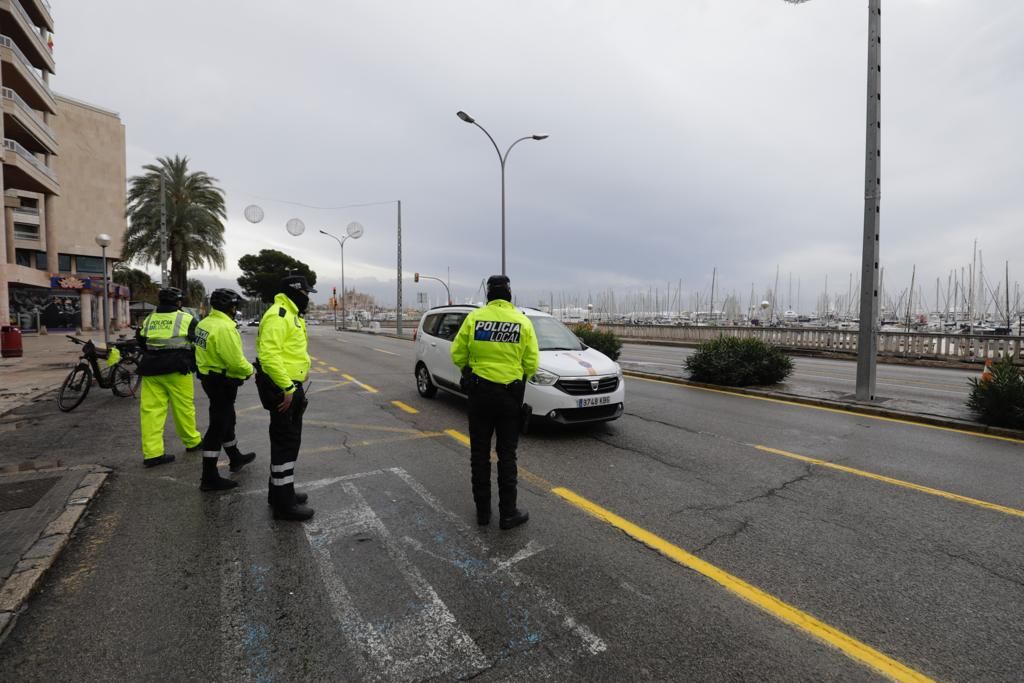 Obras del Paseo Marítimo en Palma: Primer día con los cuatro carriles junto al mar