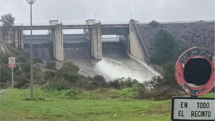 Desembalse en San Rafael de Navallana