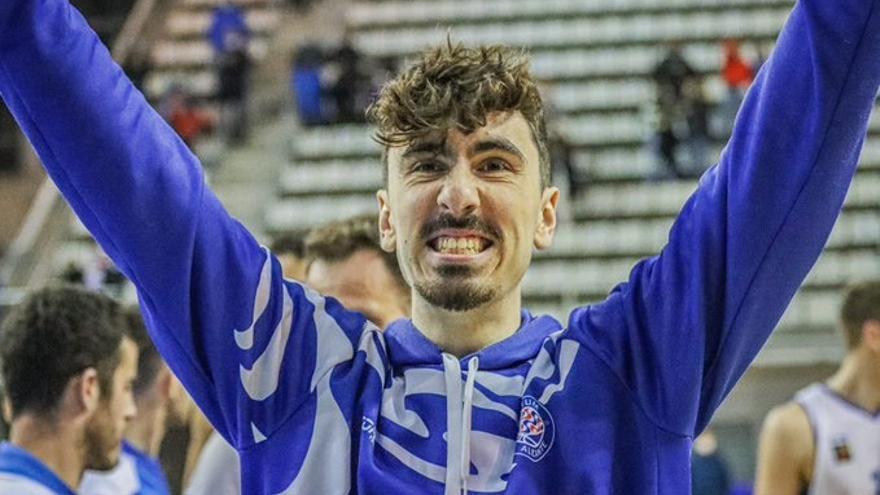 Guillem Arcos celebra una victoria en el CT la pasada temporada.