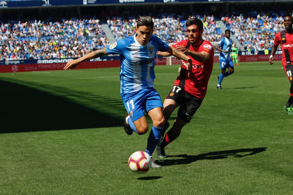 Un tanto de Leo Suárez a cinco minutos del final le da la victoria y los tres puntos al RCD Mallorca en su visita a La Rosaleda, en un duelo de aspirantes al ascenso a Primera División que comenzaban la jornada empatados a puntos.