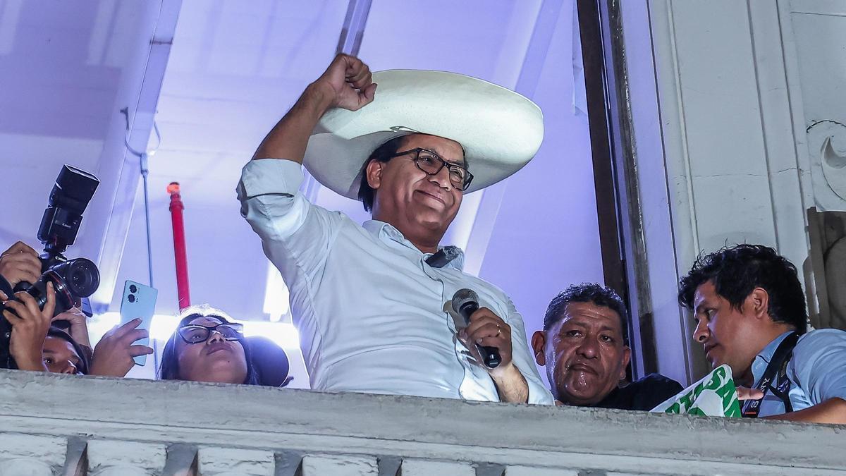 Roberto Sánchez adelanta a Keiko Fujimori al llegar al 93,92 % del escrutinio en Perú