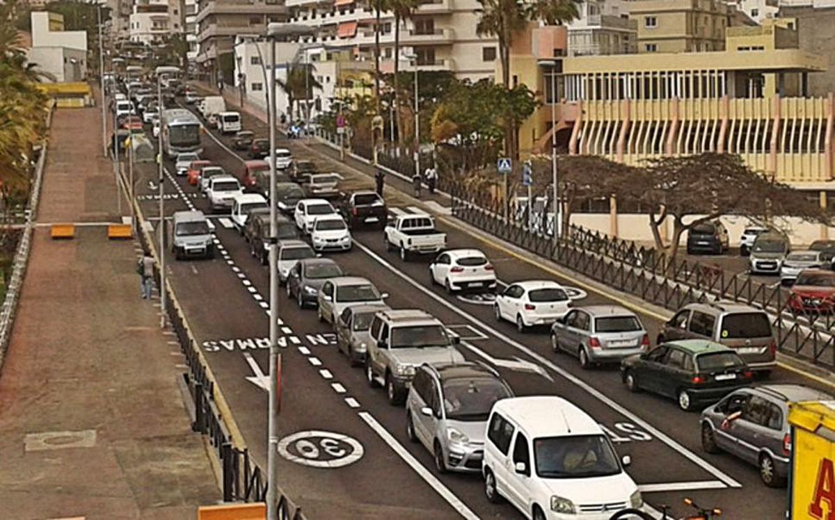 Los Cristianos: un colapso de 1,7 millones de pasajeros al año