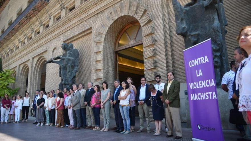 El ayuntamiento declara 24 horas de luto oficial