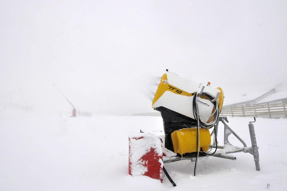 Las primeras nieves del otoño en Asturias