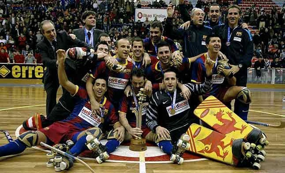 Foto facilitada per la Federació Basca de Patinatge del FC Barcelona Sorli Discau, que va guanyar la nit passada el títol de campió de la Copa Continental, després de vèncer per 7 a 2 el Coinasa Liceu a la final disputada al pavelló La Casilla de Bilbao.