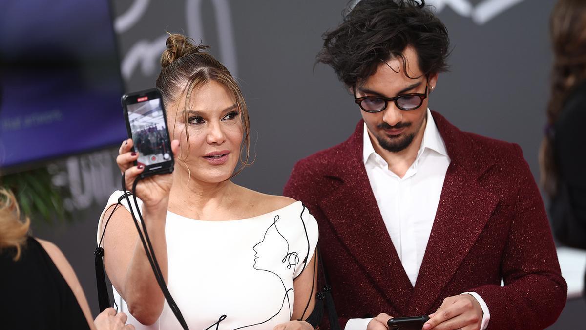 Salen a la luz las controvertidas imágenes del trabajo que ejerce el hijo de Pepe Navarro e Ivonne Reyes: el giro radical que ha dado la vida de Alejandro Reyes
