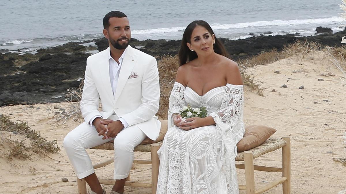 Anabel Pantoja y Omar Sánchez, el día de su boda, el pasado 1 de octubre.