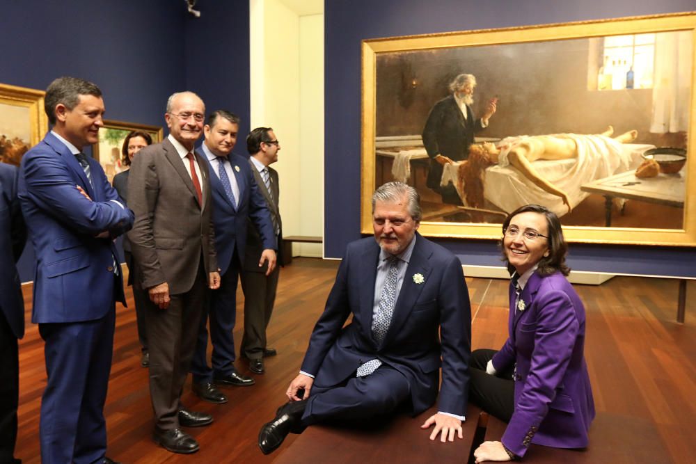 Íñigo Méndez de Vigo y Rosa Aguilar firman el acuerdo de cesión del Museo de Bellas Artes y Arqueológico de Málaga, que abrirá durante este 2016