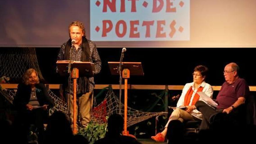 Girona celebra la Nit de Poetes, dedicada a Palau i Fabra