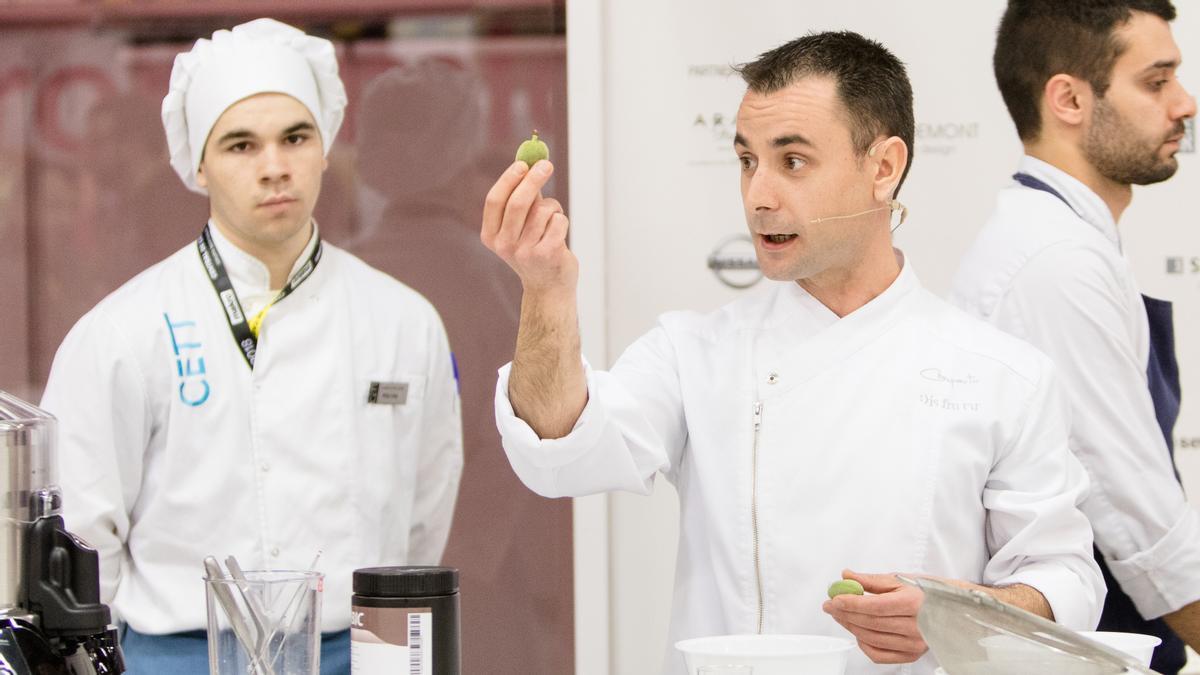 Eduard Xatruch, uno de los componentes del trío de chefs de Disfrutar, en una edición pasada de Alimentaria. En 2022 vuelven a la feria.