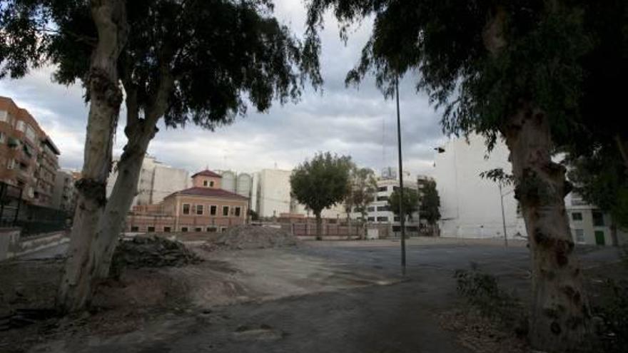 Adecuación del solar del antiguo colegio de Benalúa