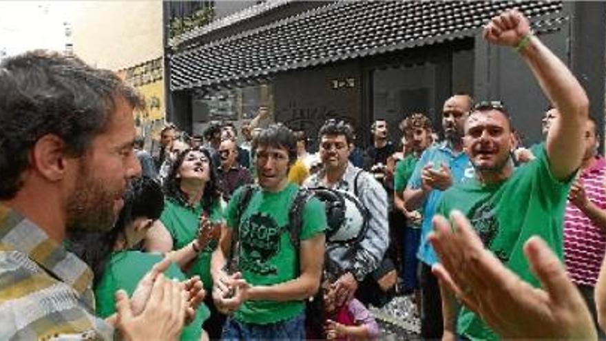 Una acció de protesta dels membres de la Plataforma d&#039;Afectades per la Hipoteca i el Capitalisme