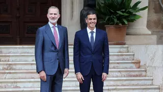 Rey y presidente del Gobierno, con fiscal general de fondo