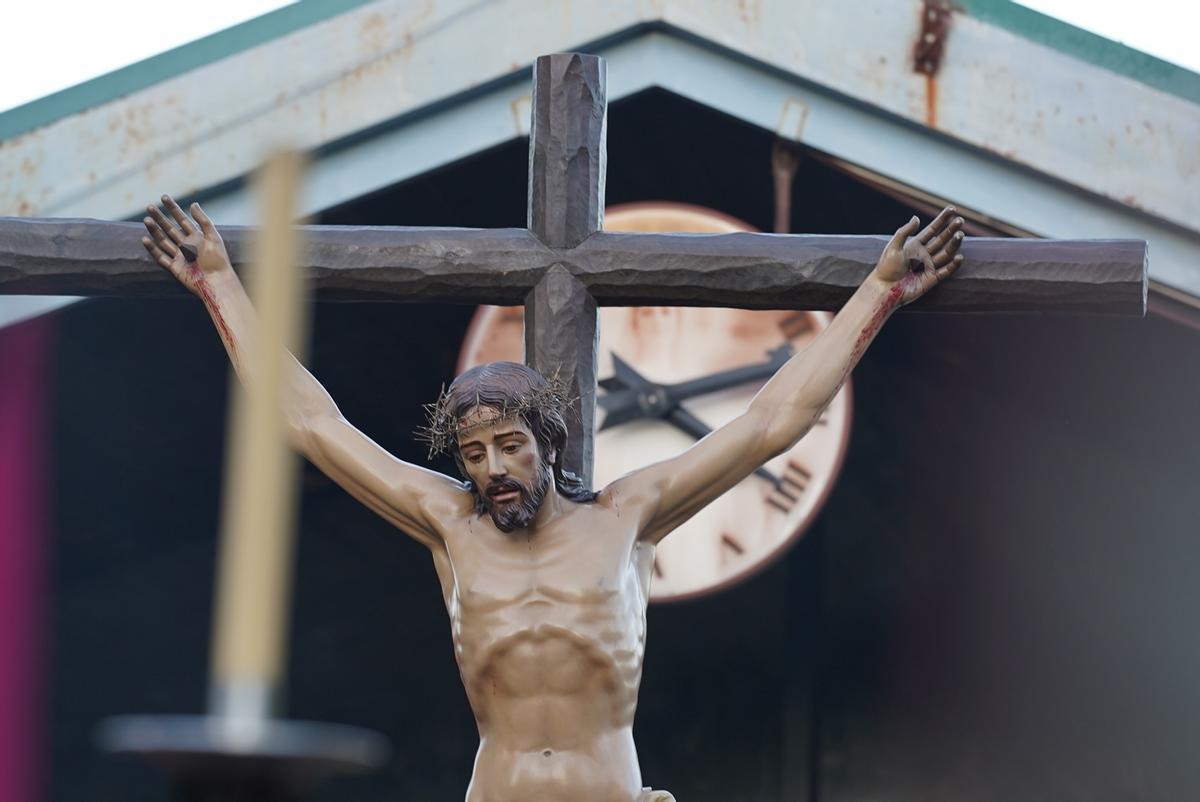 La salida del Cristo de las Lágrimas, en imágenes