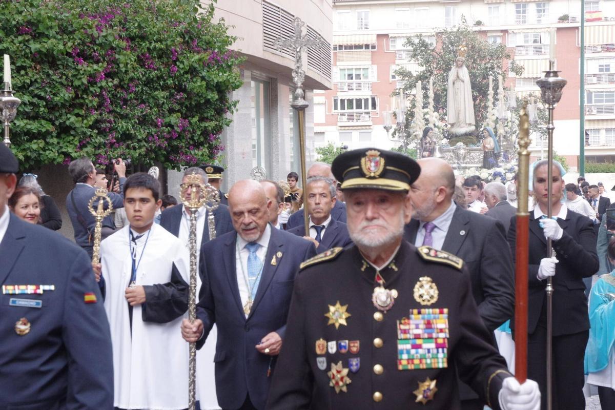 Procesión de la Virgen de Fátima por el barrio de La Trinidad, estrenando la ampliación del trono