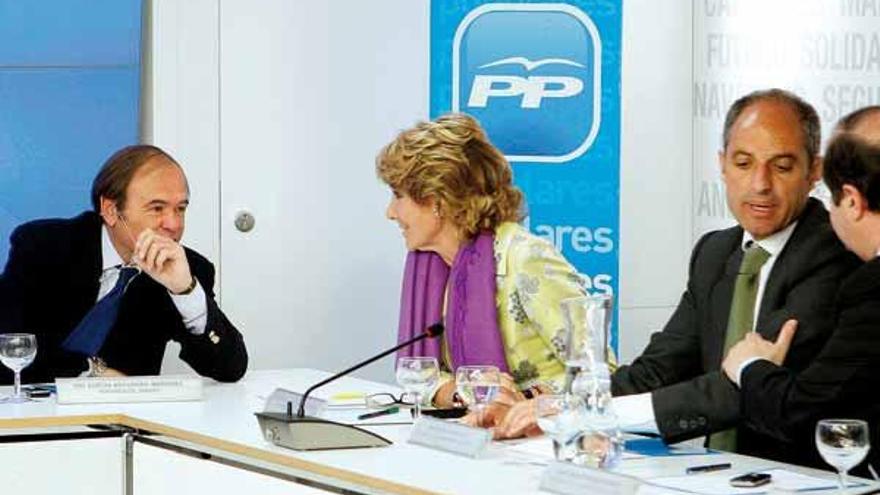 Los dirigentes del PP García-Escudero, Aguirre, Camps y Herrera, ayer durante la reunión de la ejecutiva.