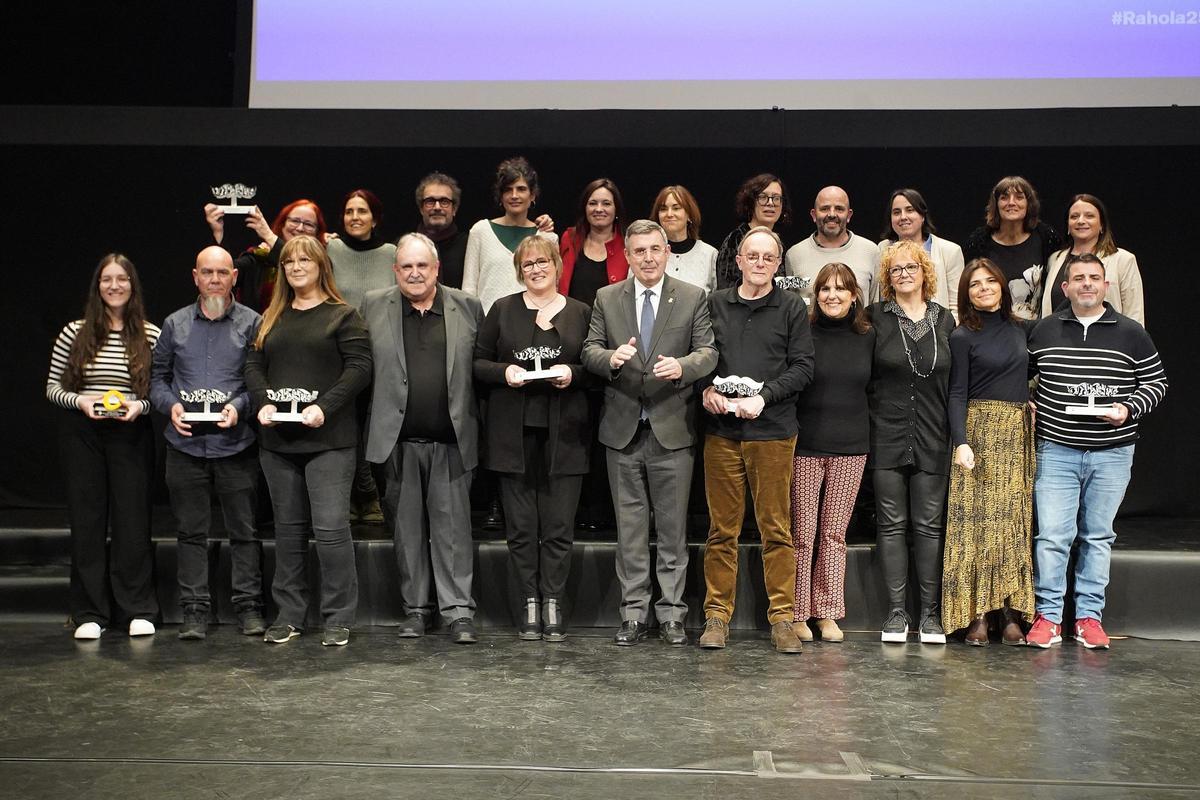 Imatge dels guardonats als Premis Carles Rahola de Comunicació Local, en l'edició de l'any passat.