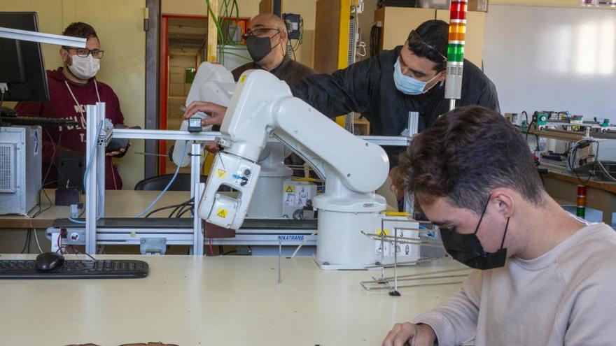 Dellos alumnos de Formación Profesional.