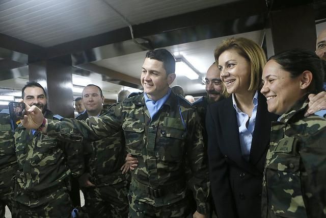 Fotogalería / Visita de la ministra Cospedal a las tropas de Cerro Muriano en Líbano