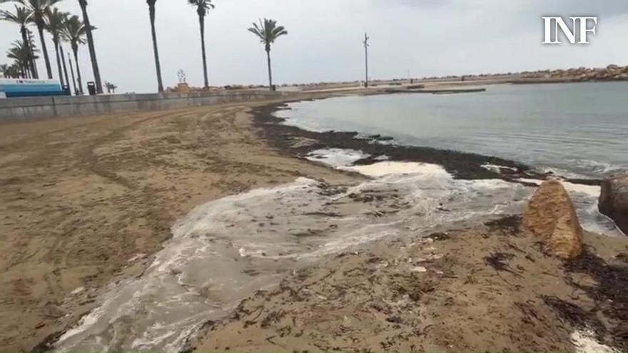 La tormenta deja hasta 50 litros por metro cuadrado en la Vega Baja y suspende el arranque de la Feria de Mayo de Torrevieja