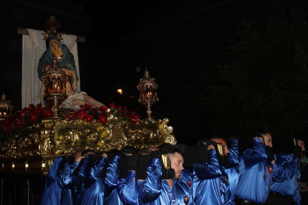 Procesión del Cristo Crucificado y Procesión de La Piedad del Calvario en Torrevieja en Jueves Santo