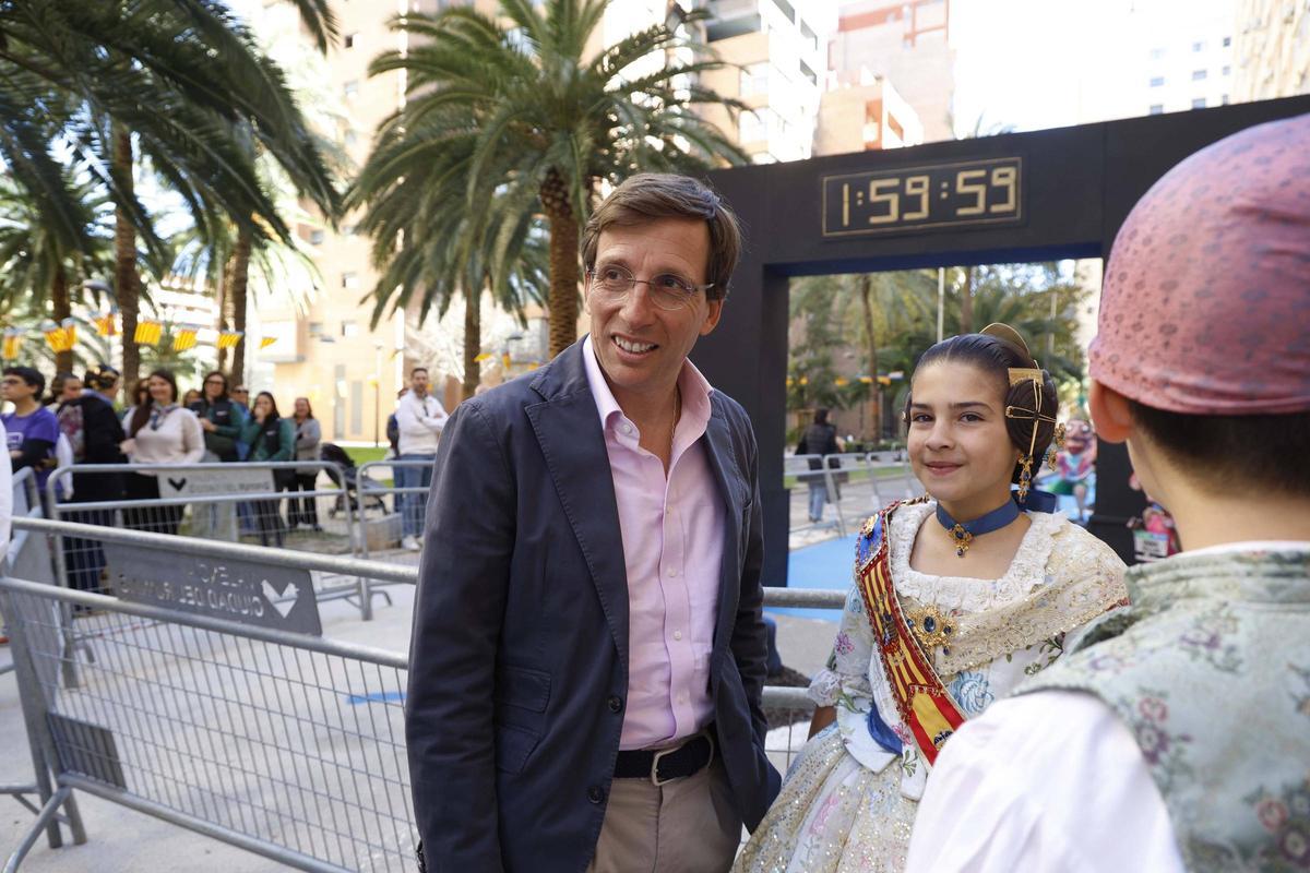 Falla World Record dedicada al Maratón Valencia Trinidad Alfonso Zurich