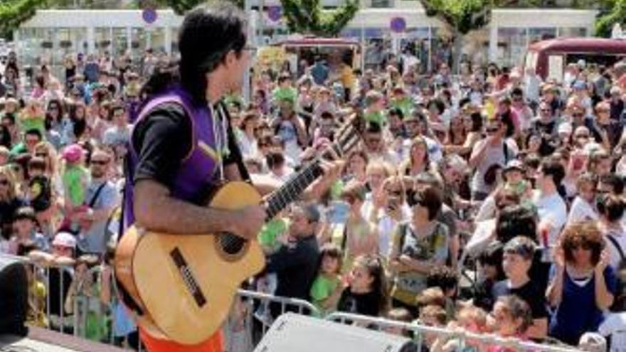 Llançà Música i gastronomia a la Foodtruckada