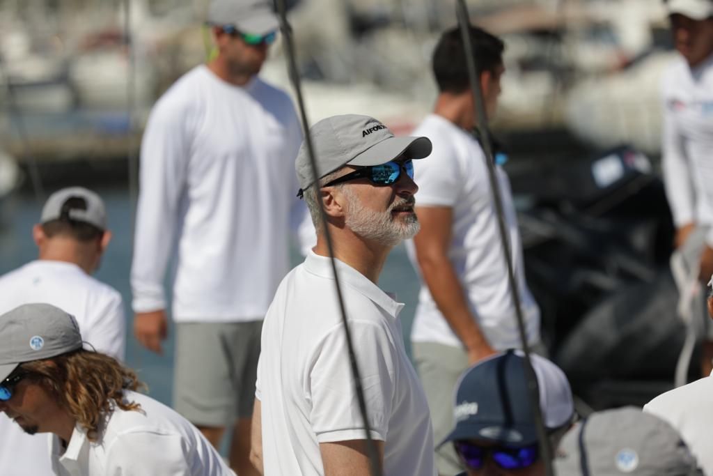 El rey se pone al mando del Aifos 500 en la primera regata de la Copa del Rey