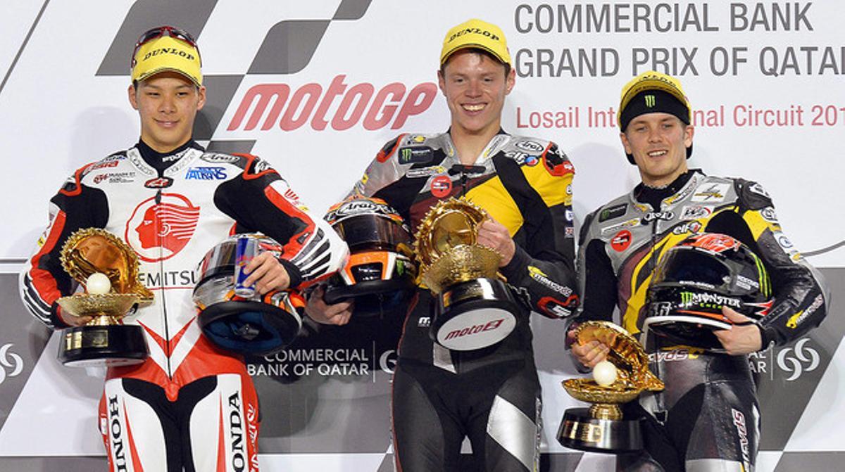 El podi del GP de Qatar de Moto2: Esteve Rabat, escortat per Takaaki Nakagami i Mika Kallio. El podi del GP de Qatar de Moto2: Esteve Rabat, escortat per Takaaki Nakagami i Mika Kallio.