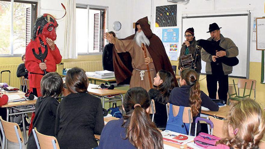 Sant Antoni i el dimoni, a les escoles