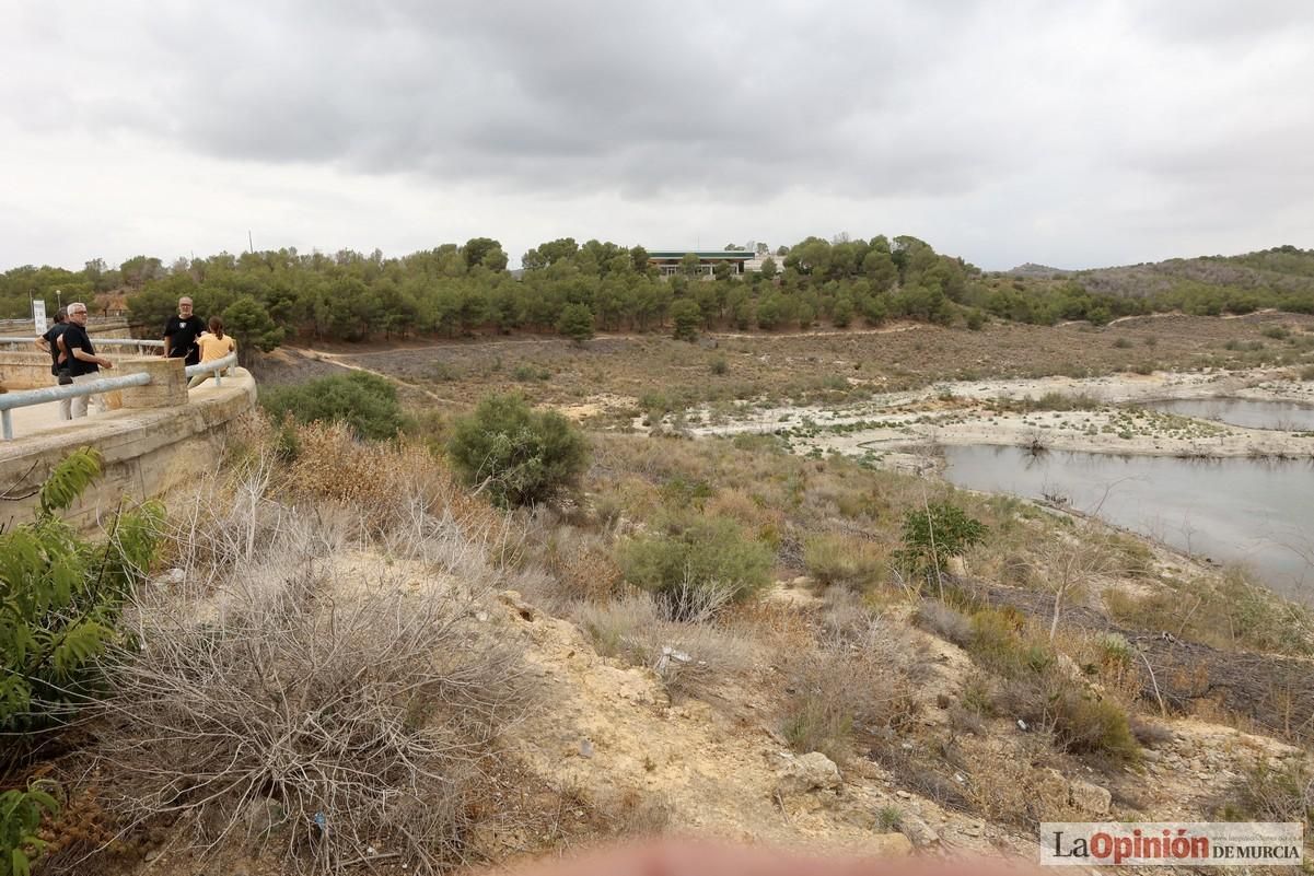 Obras de rehabilitación de la Casa del Agua junto al embalse de Santomera.