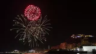 Los fuegos artificiales de Hogueras vuelven al Postiguet: esta es la nueva ubicación propuesta por el Ayuntamiento de Alicante