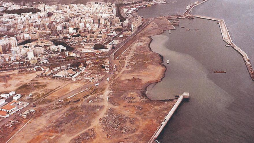 Juan Mauriz.
 Construcción de la dársena de Los Llanos del puerto de Santa Cruz de Tenerife.