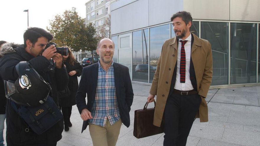 El alcalde Jácome y su abogado, Luis Salgado Carbajales.