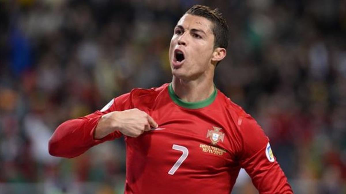 Cristiano Ronaldo celebra uno de sus goles a Suecia en la vuelta de la repesca mundialista.