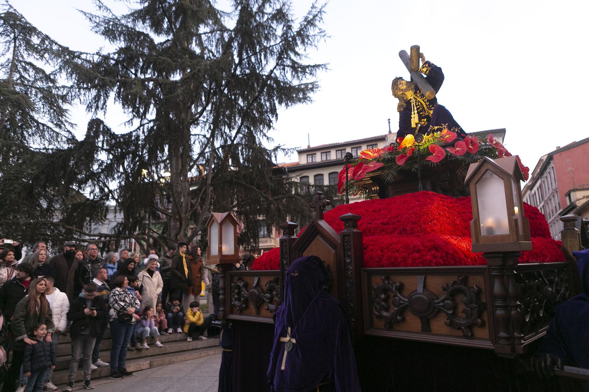 EN IMÁGENES: Así fue la procesión del Encuentro en Avilés